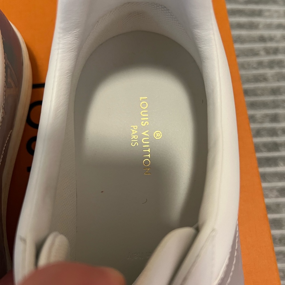 Louis Vuitton Luxembourg Low Top Sneakers only worn once. LV size 9.5  US10.5/11 - Picture 7 of 11